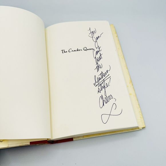The Cracker Queen Hardcover First Edition Signed by Lauretta Hannon - Picture 2 of 7